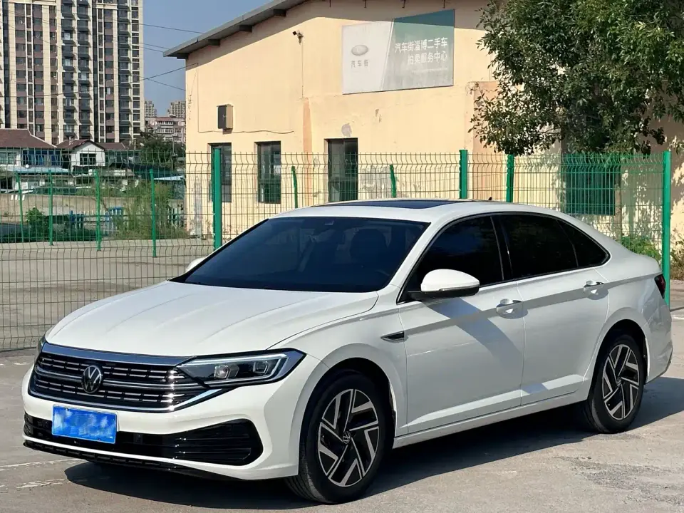 Volkswagen Sagitar 300TSI DSG Surpass Edition 2024
