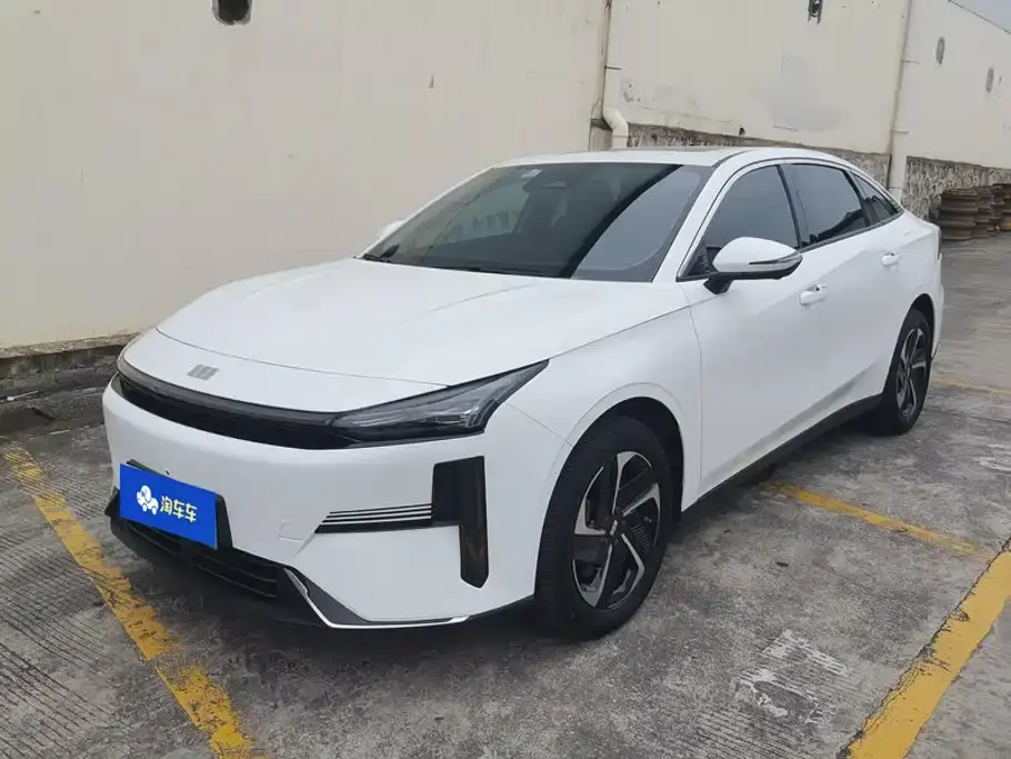 Geely Galaxy Galaxy L6 EM-i 140km Explorer+ Edition 2025