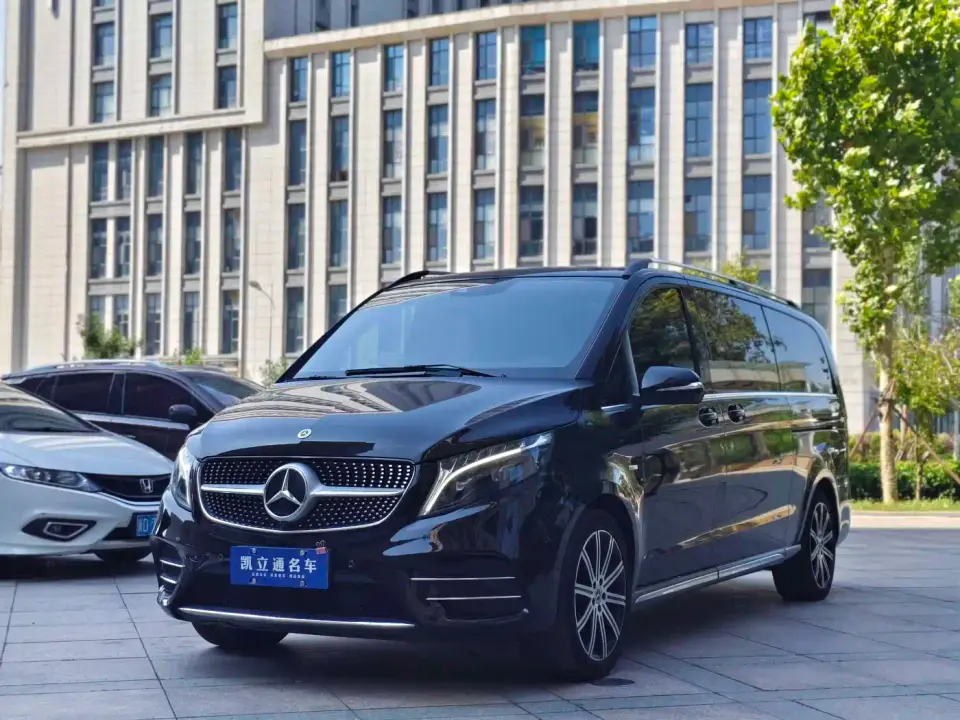 Mercedes-Benz V-Class V 260 L Long Wheelbase Luxury Edition 2023