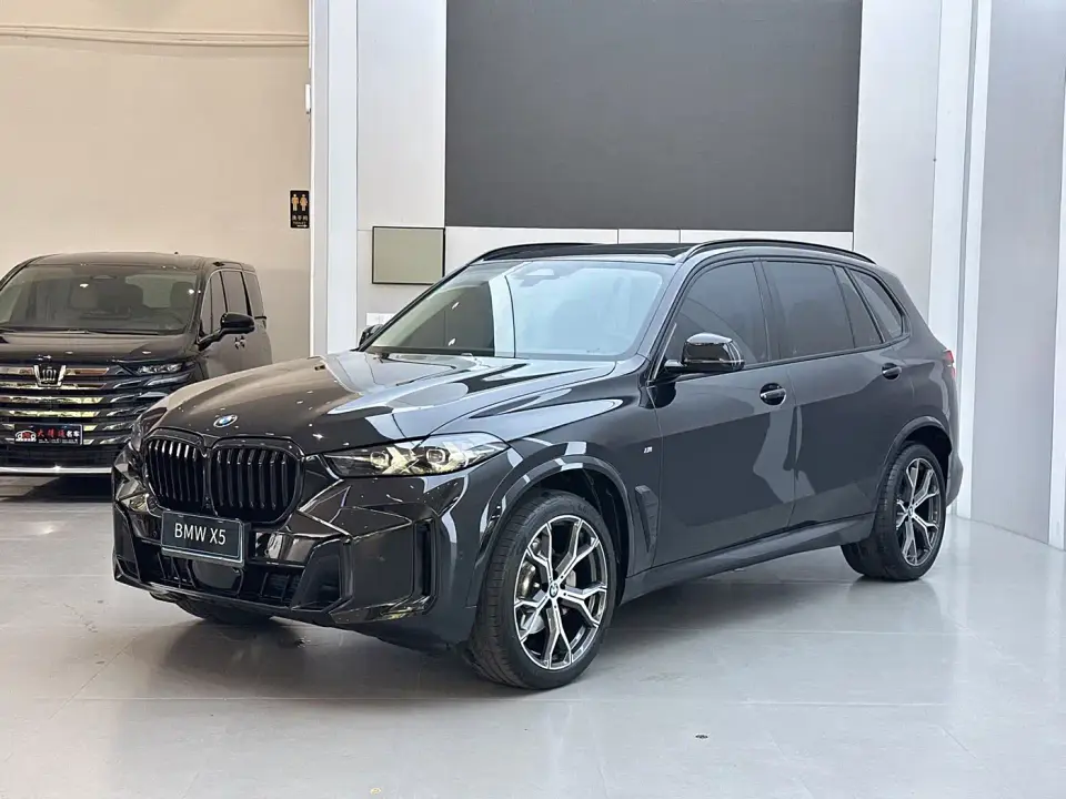 BMW X5 xDrive 30Li Premium M Sport Black Night Package 2023