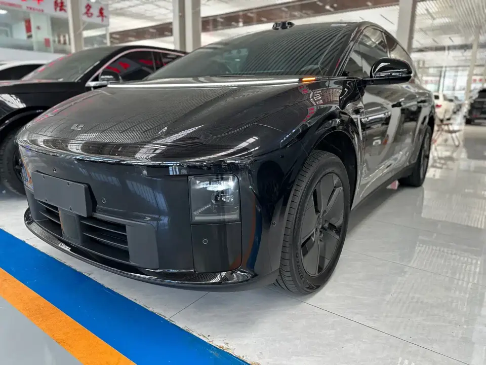 Li Auto i6 2WD Base Model 2026