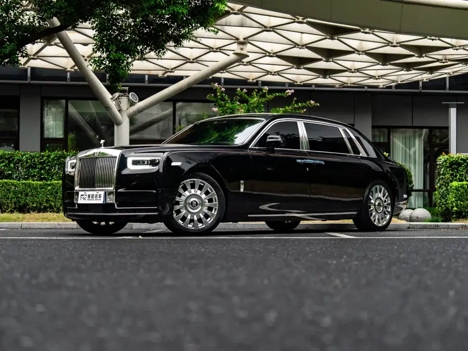 Rolls-Royce Phantom 6.7T Long Wheelbase Version 2021