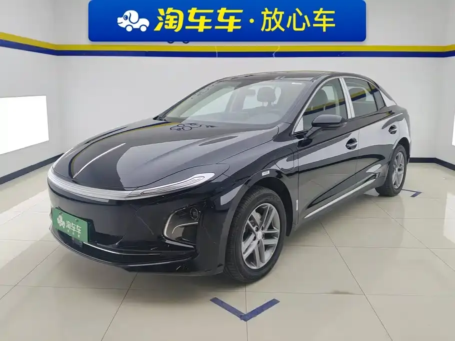 Hongqi E-QM5 610km PLUS 2026