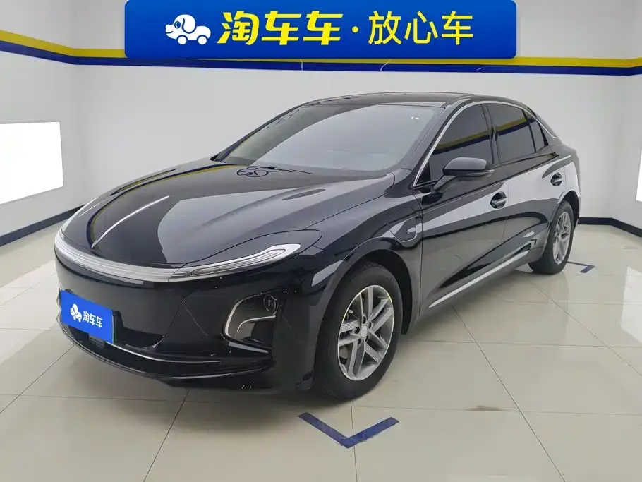 Hongqi E-QM5 Model 500km Travel Edition 2025