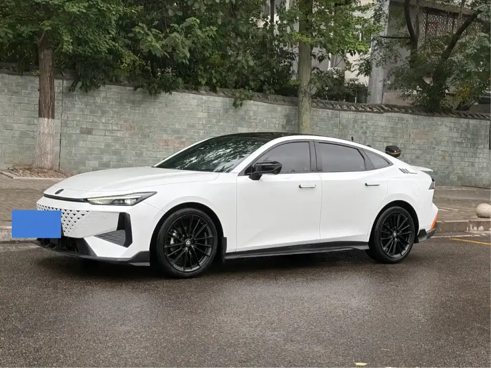 Changan UNI-V 1.5T Deluxe Sport 2024