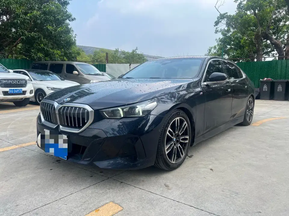 BMW 5 Series 530Li Leading M Sport Package 2025