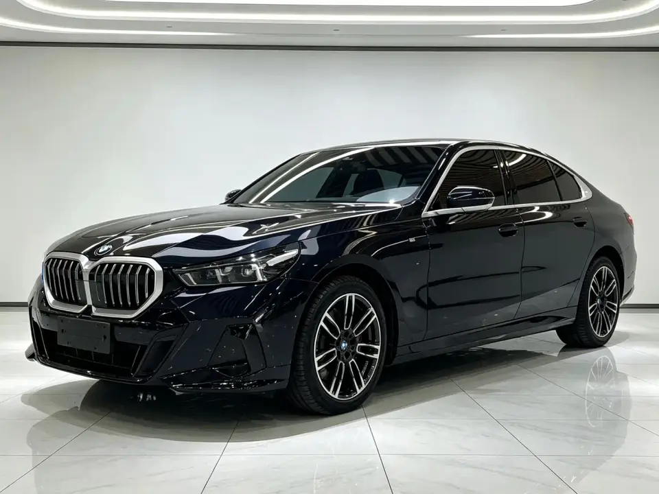 BMW 5 Series 530Li Leading M Sport Package 2024