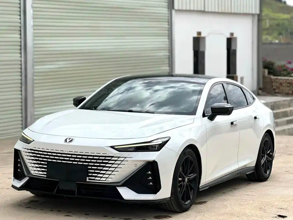 Changan UNI-V 1.5T Premium Model 2022