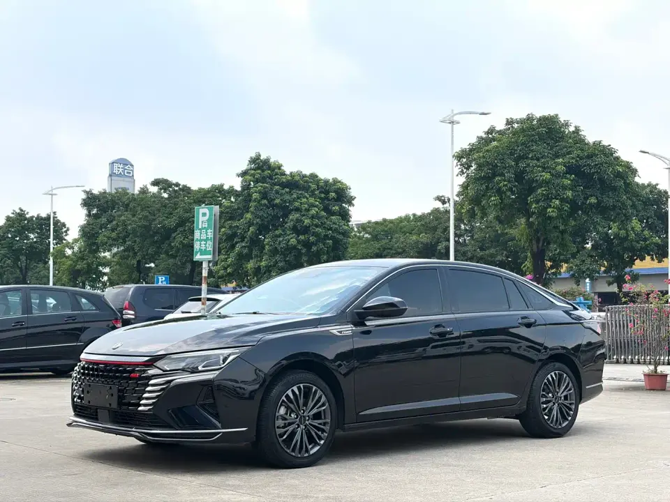 Dongfeng Aeolus Yixuan MAX 1.5T Ultra Stylish Dad Edition 2022