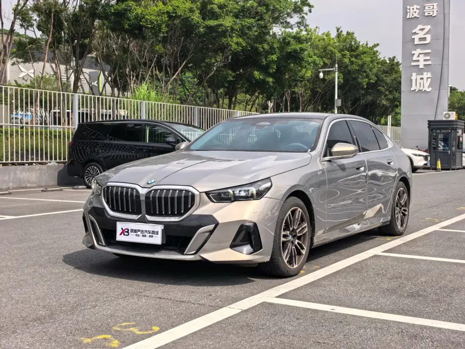 BMW 5 Series 525Li M Sport Package 2024