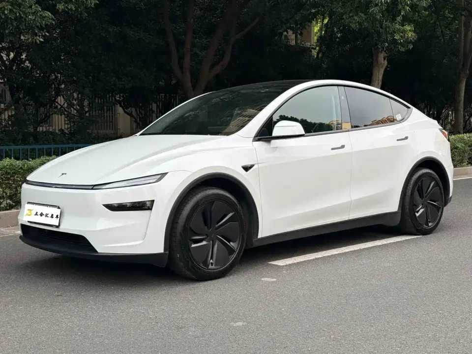 Tesla Model Y Rear-Wheel Drive 2025