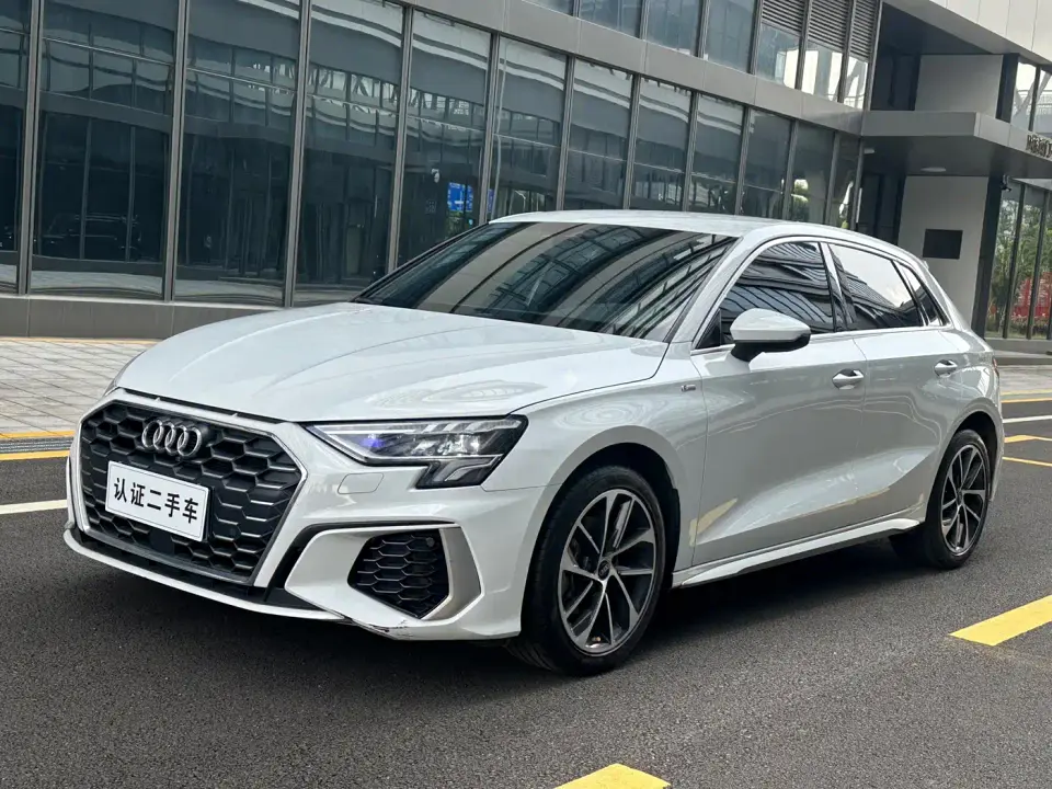 Audi A3 Model Sportback 35 TFSI Progressive Sport 2024