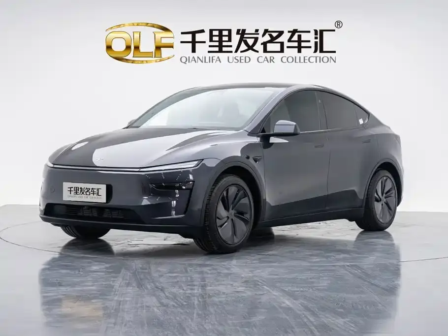 Tesla Model Y Rear-Wheel Drive 2025