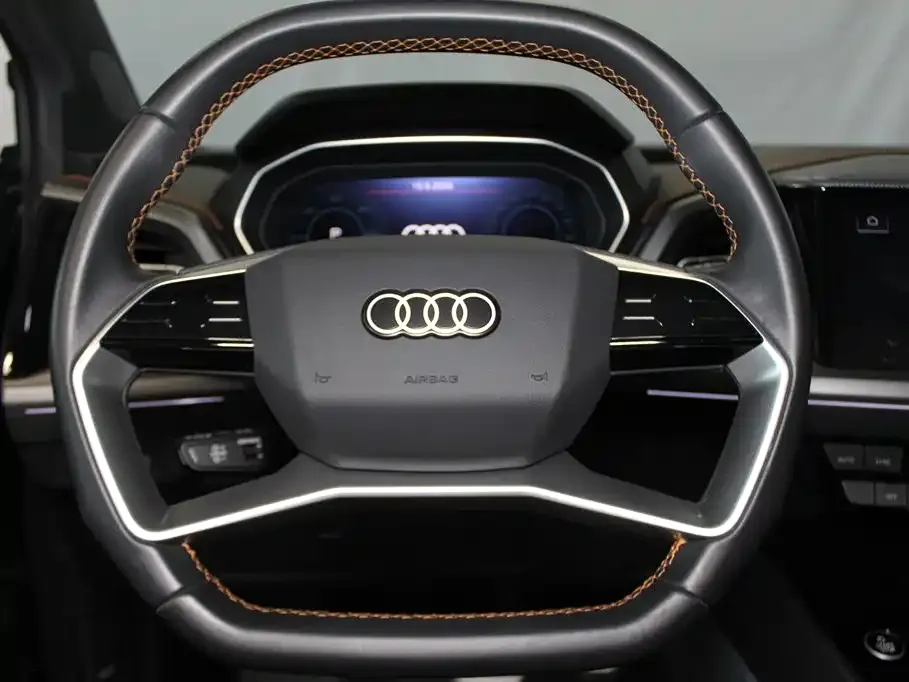 Audi Q4 e-tron 40 e-tron Pioneer Edition 2025 — фото 12