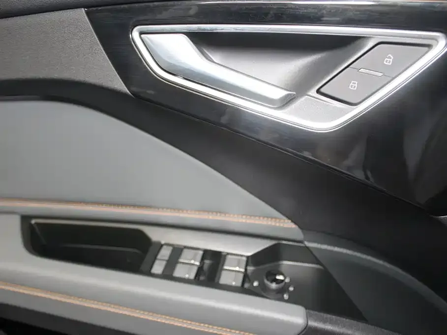 Audi Q4 e-tron 40 e-tron Pioneer Edition 2025 — фото 14