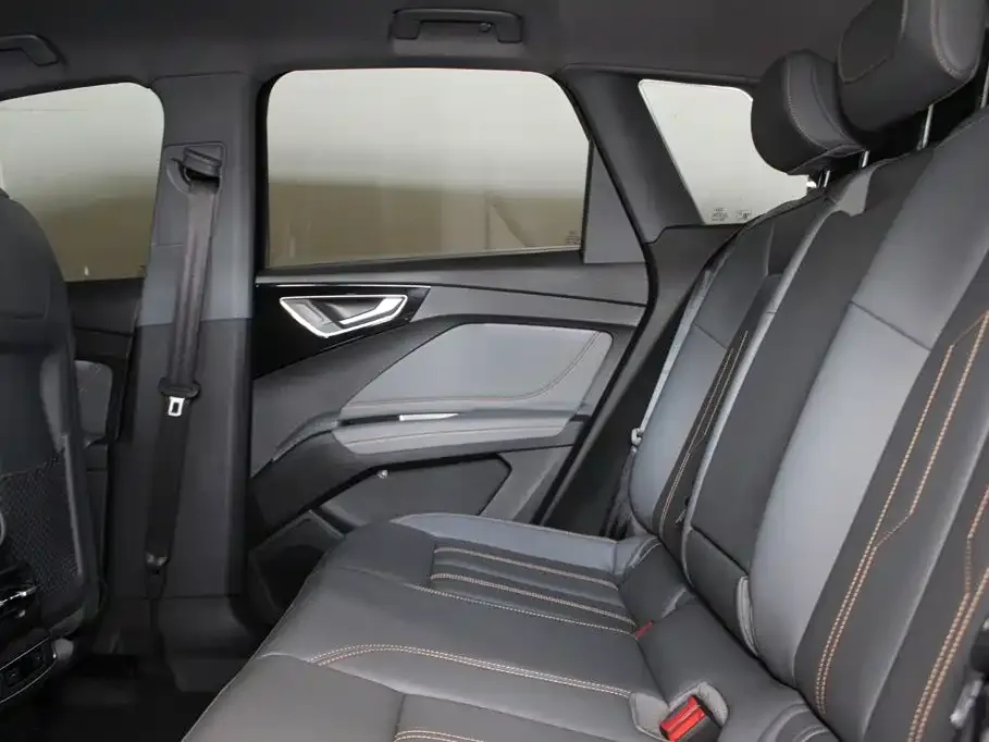 Audi Q4 e-tron 40 e-tron Pioneer Edition 2025 — фото 8