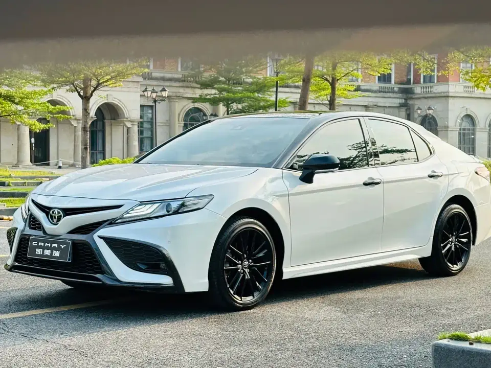 Toyota Camry 2.0S Knight Edition 2024