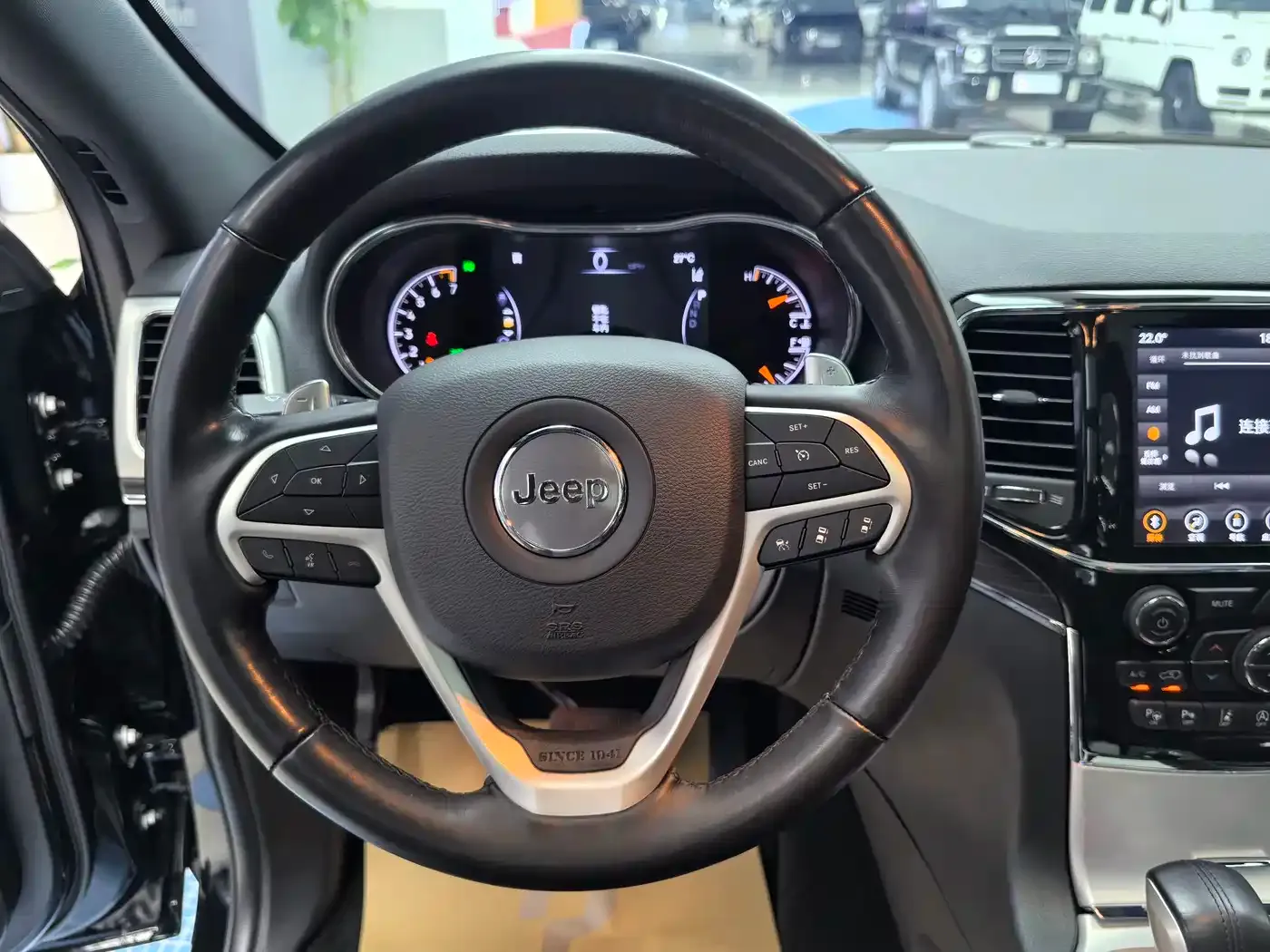 Jeep Grand Cherokee (Import) 3.0L 80th Anniversary Edition 2022 — фото 10