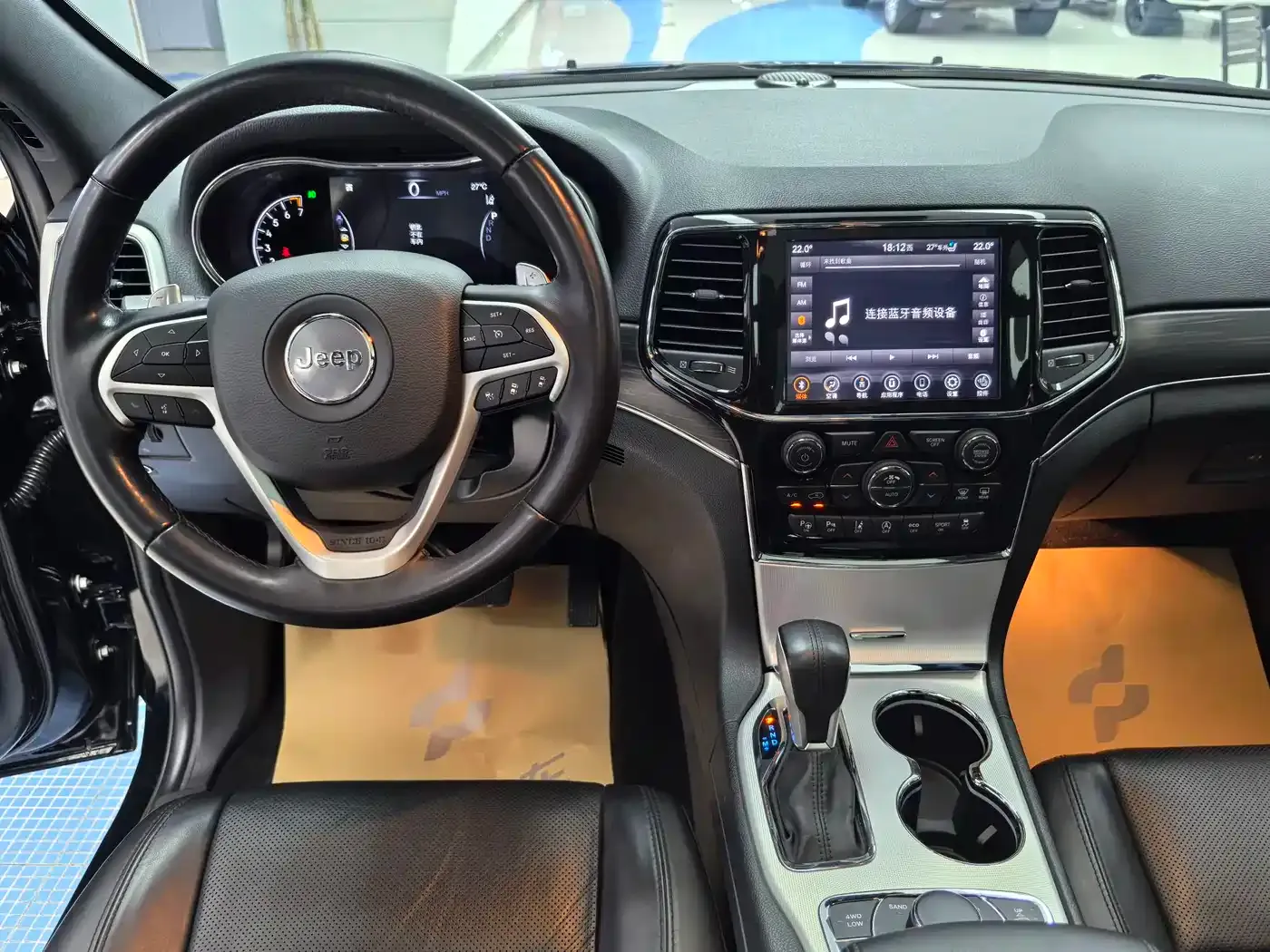 Jeep Grand Cherokee (Import) 3.0L 80th Anniversary Edition 2022 — фото 11