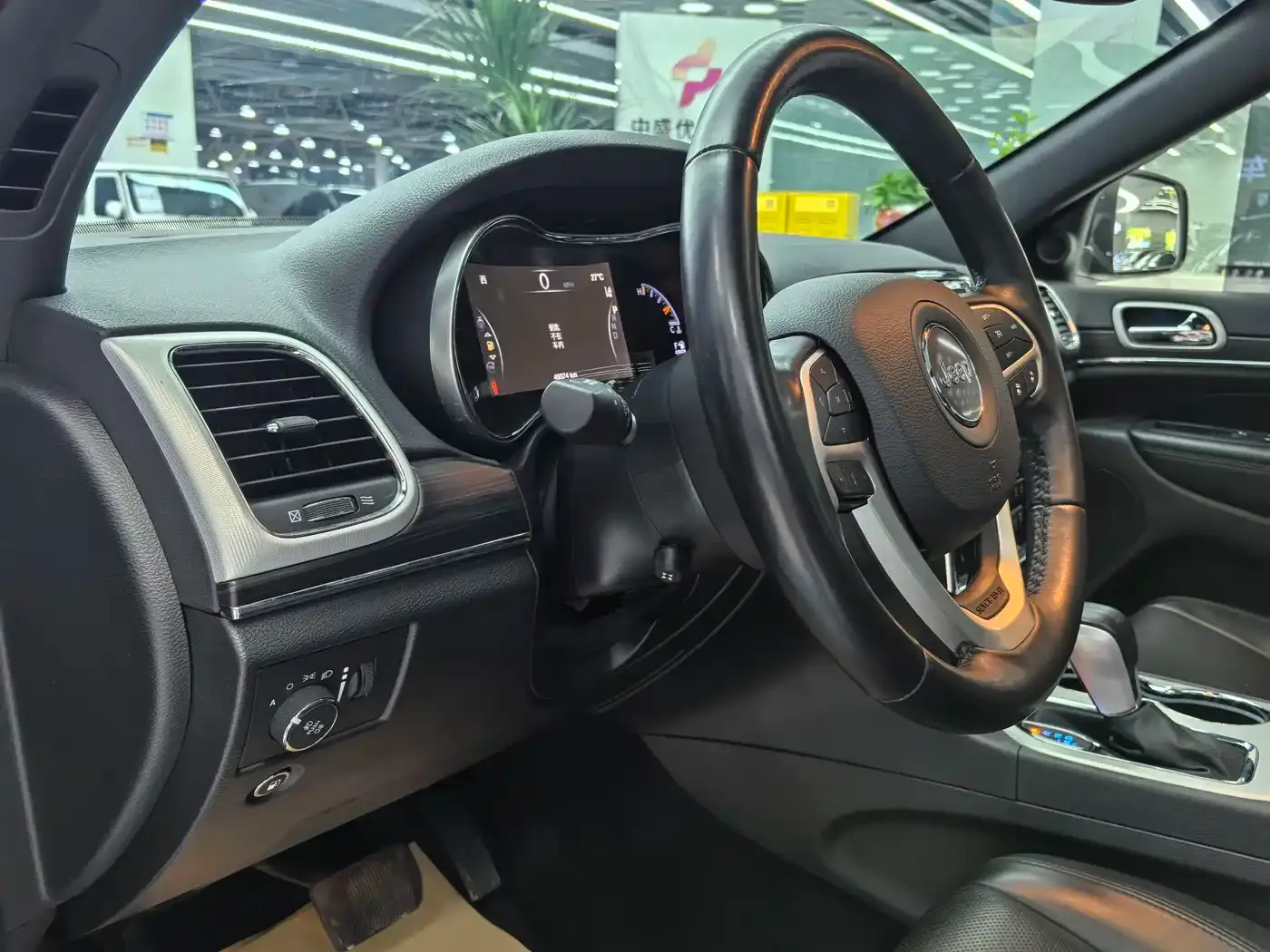 Jeep Grand Cherokee (Import) 3.0L 80th Anniversary Edition 2022 — фото 7