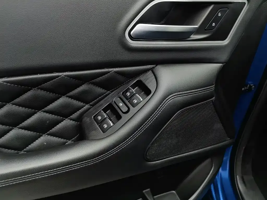 Great Wall Pao 2.0T Automatic Gasoline 2WD Comfort GW4C20B 2019 — фото 9
