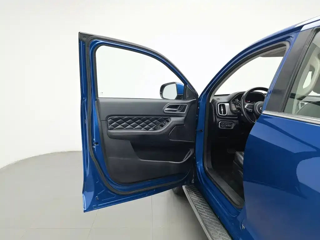 Great Wall Pao 2.0T Automatic Gasoline 2WD Comfort GW4C20B 2019 — фото 8