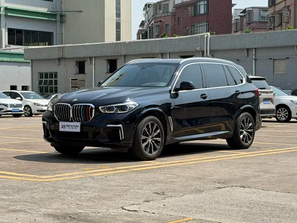 BMW X5 xDrive 30Li Premium M Sport Package 2022