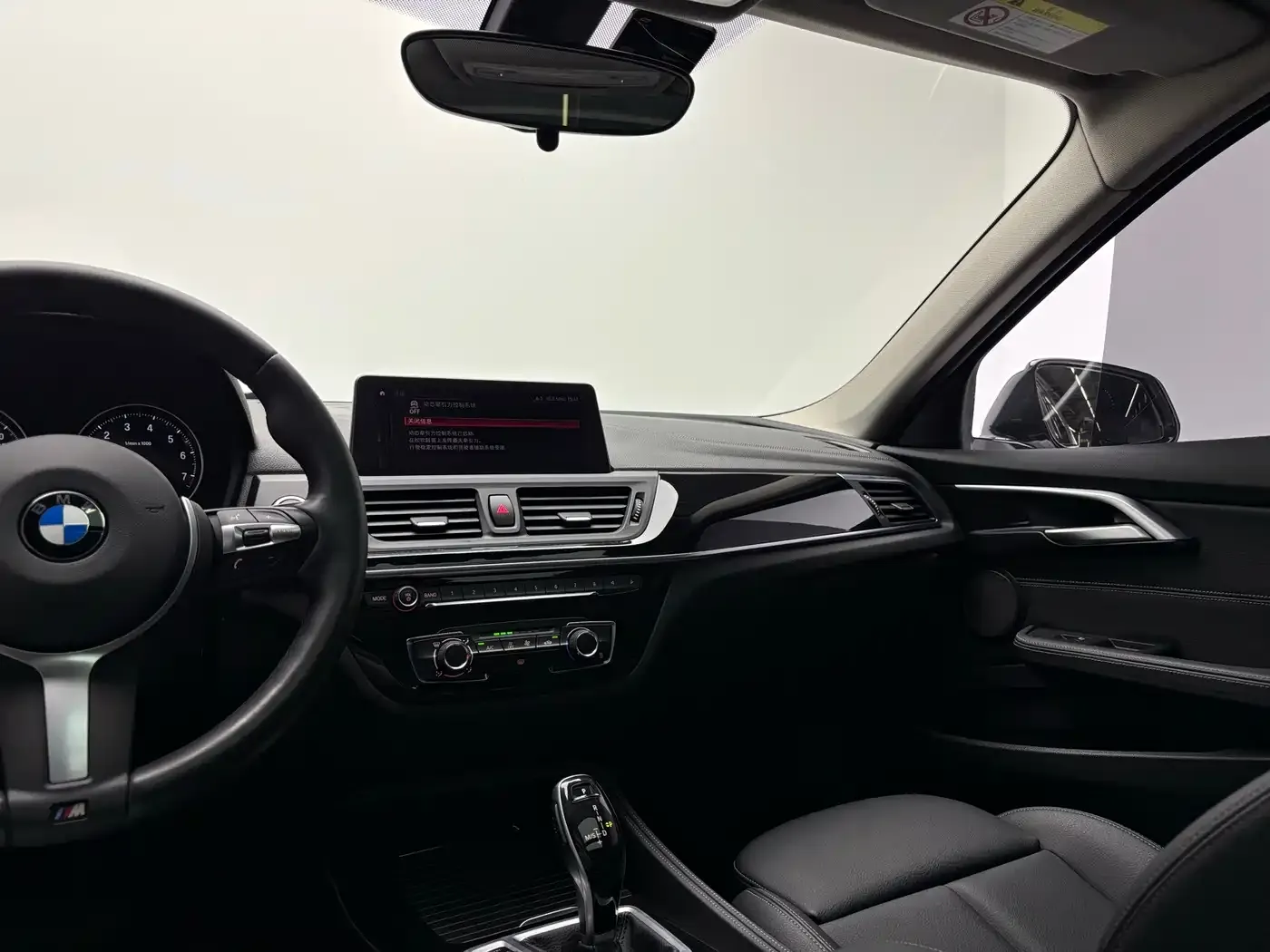 BMW 1 Series Model 120i M Sport Package 2020 — фото 15