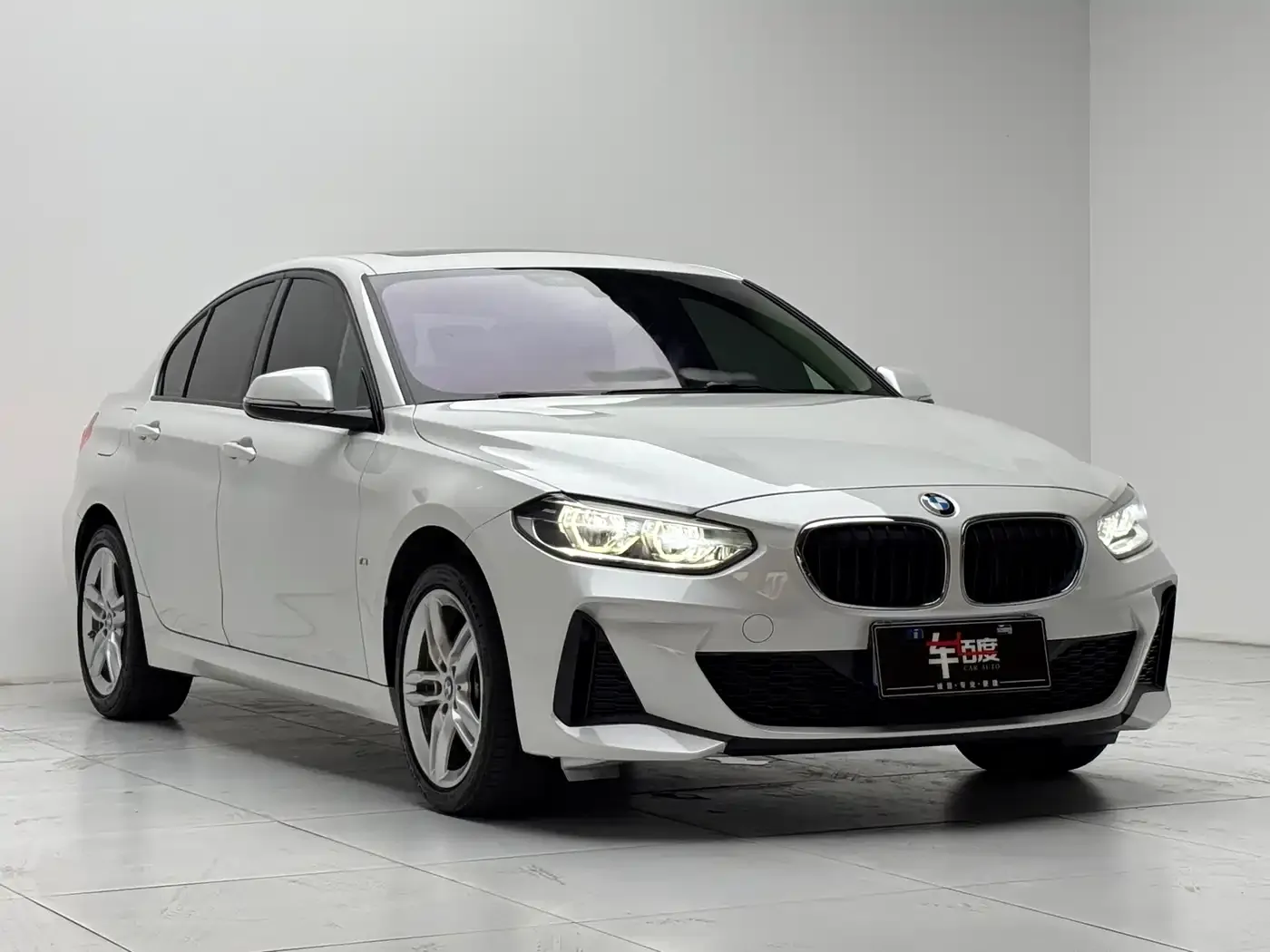BMW 1 Series Model 120i M Sport Package 2020 — фото 3