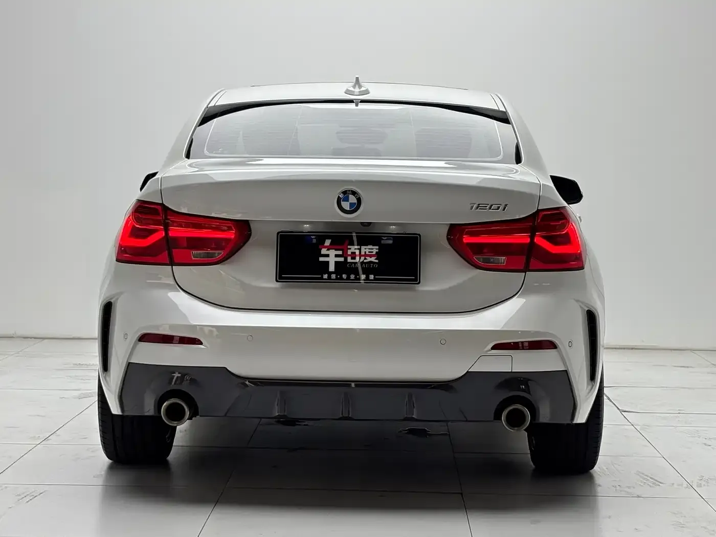 BMW 1 Series Model 120i M Sport Package 2020 — фото 5