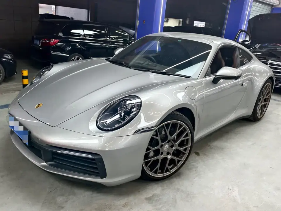 Porsche 911 Carrera 3.0T 2024