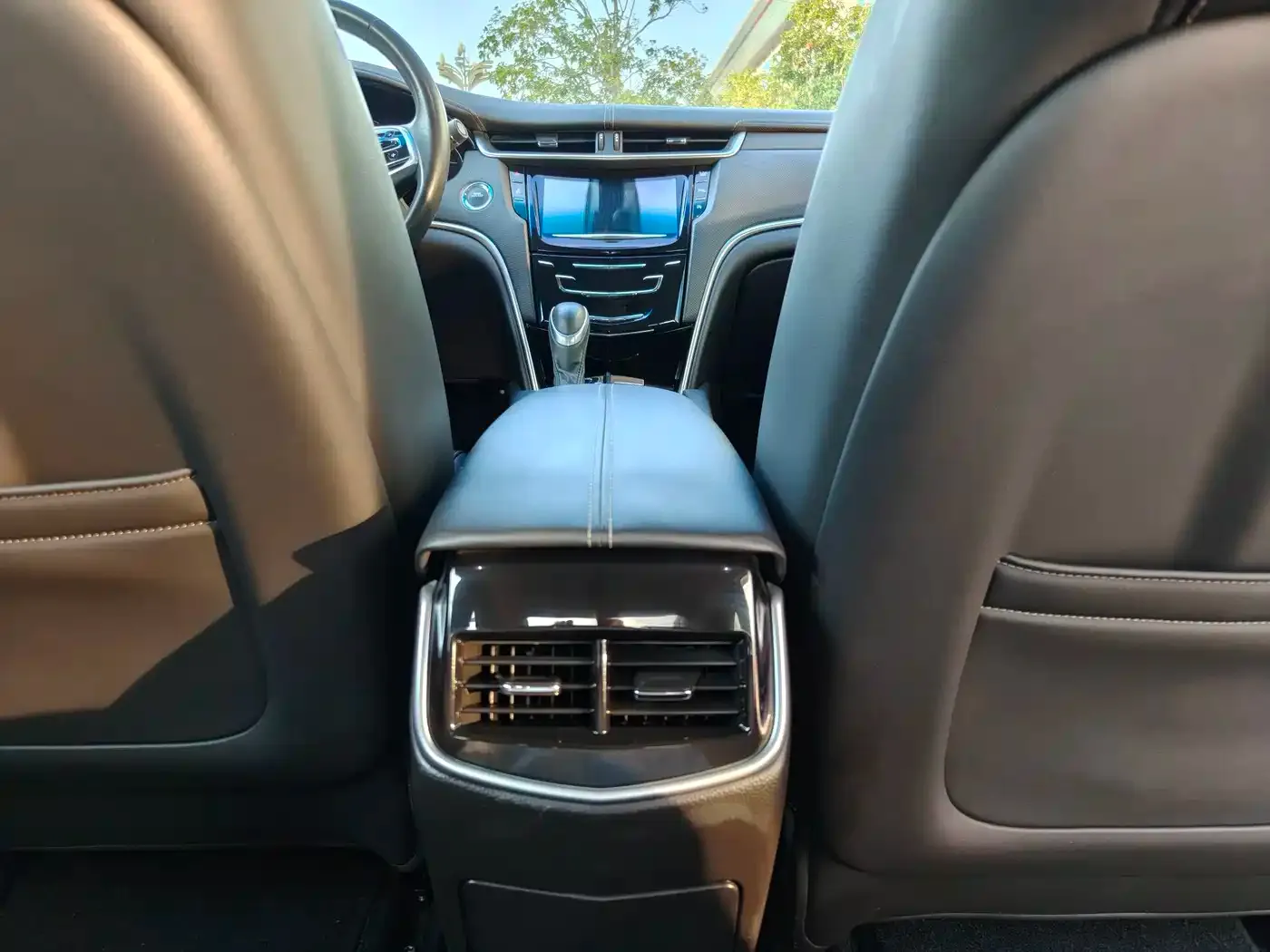Cadillac XTS 28T Technology 2020 — фото 19