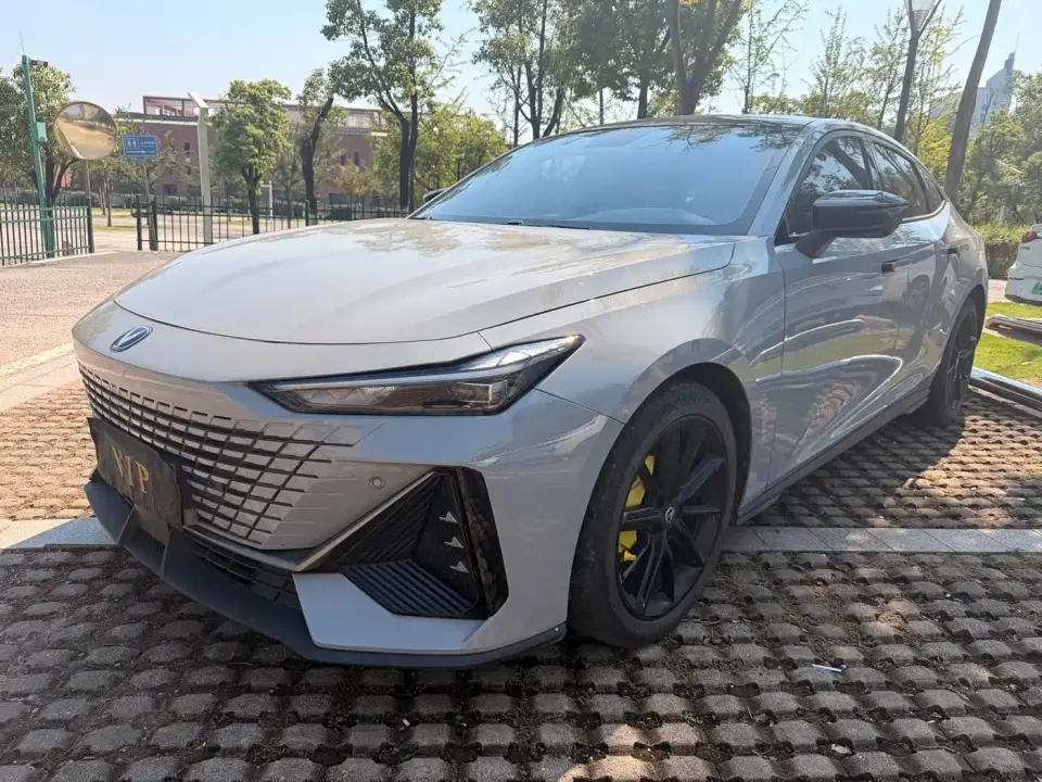 Changan UNI-V 1.5T Deluxe 2024