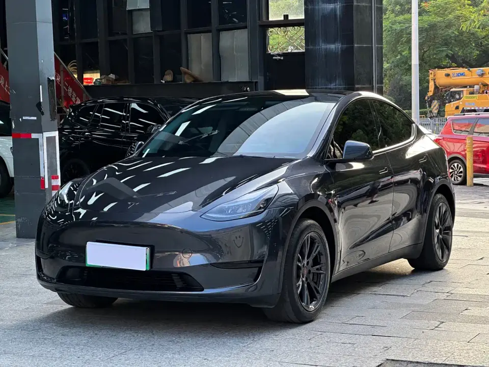 Tesla Model Y Rear-Wheel Drive Version 2024