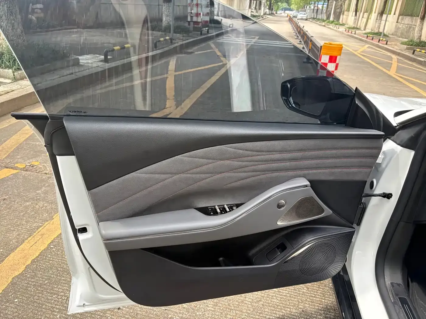 Geely Galaxy Galaxy E8 Model 610km Premium Edition 2025 — фото 16