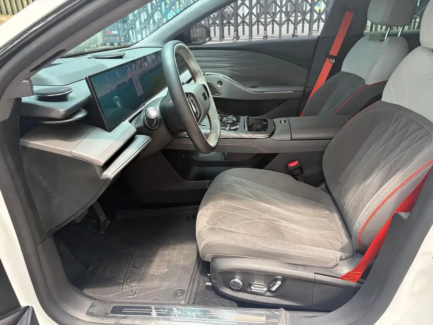 Geely Galaxy Galaxy E8 Model 610km Premium Edition 2025 — фото 8