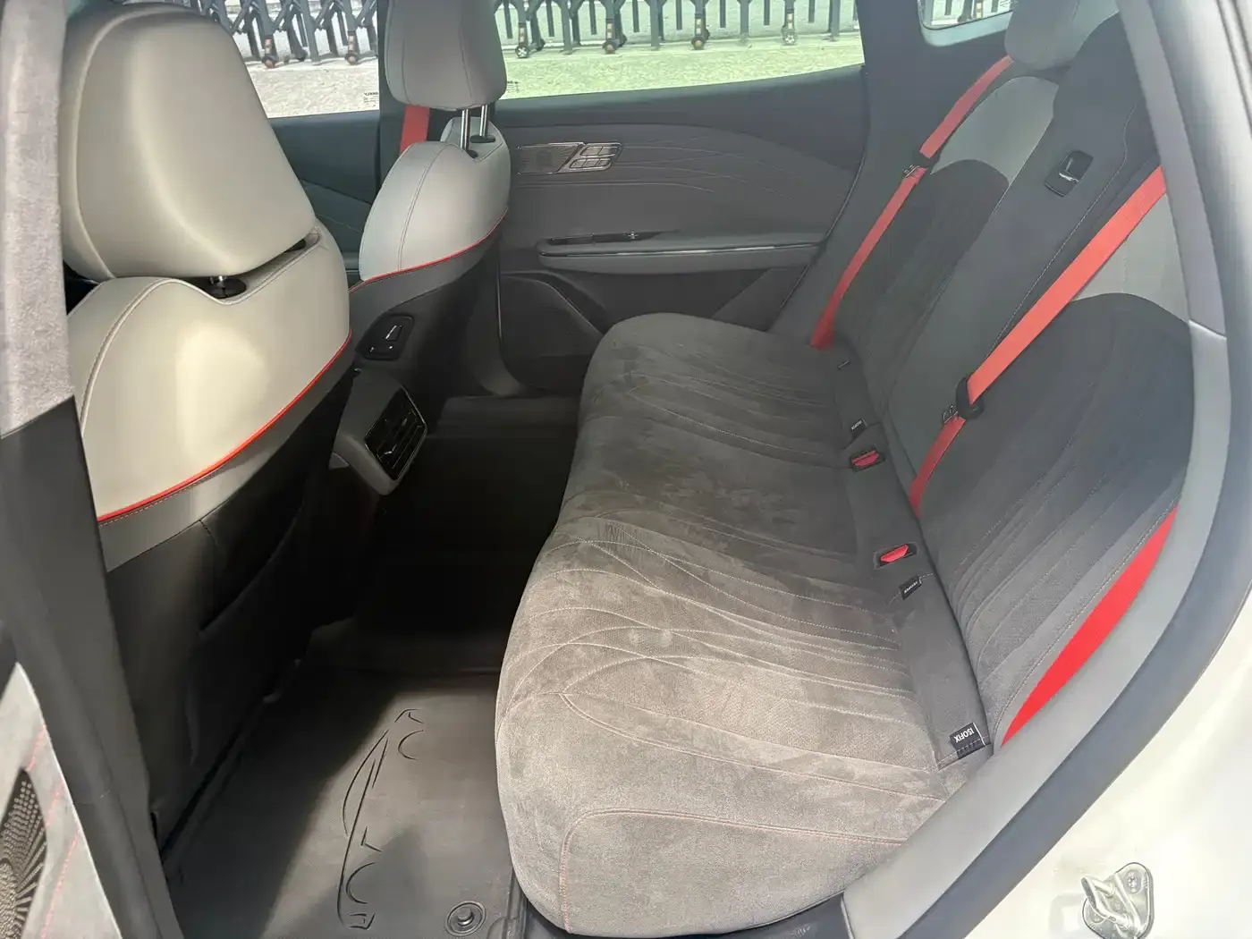 Geely Galaxy Galaxy E8 Model 610km Premium Edition 2025 — фото 11