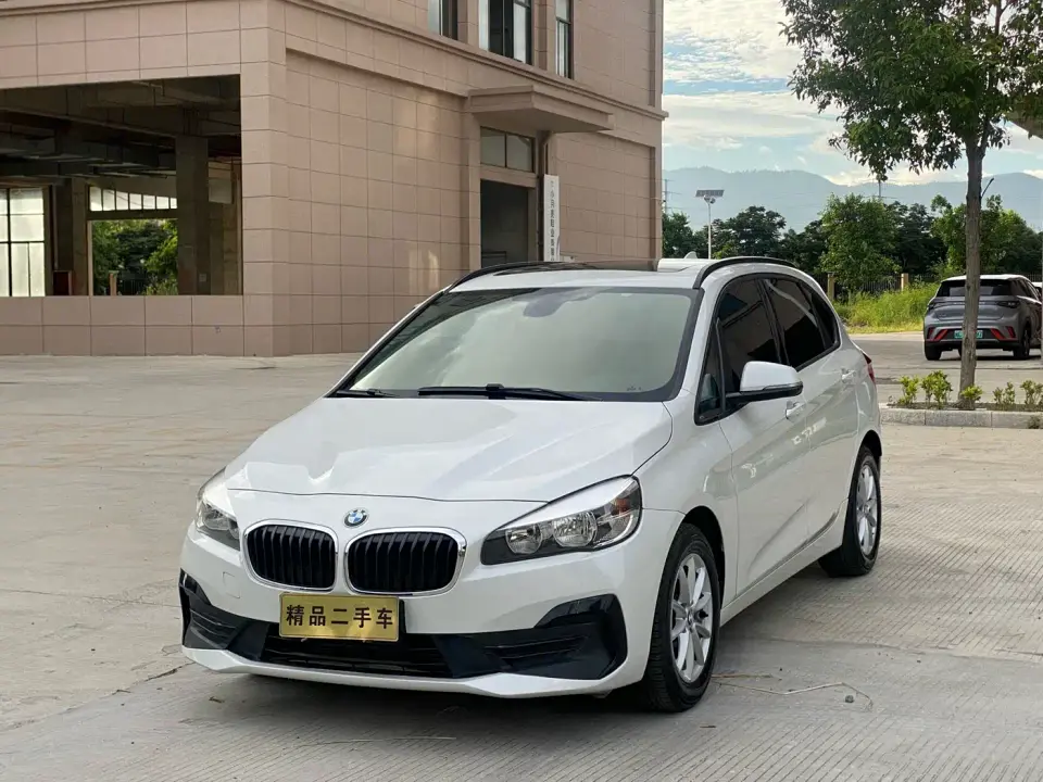 BMW 2 Series Touring 218i Sport Line 2019