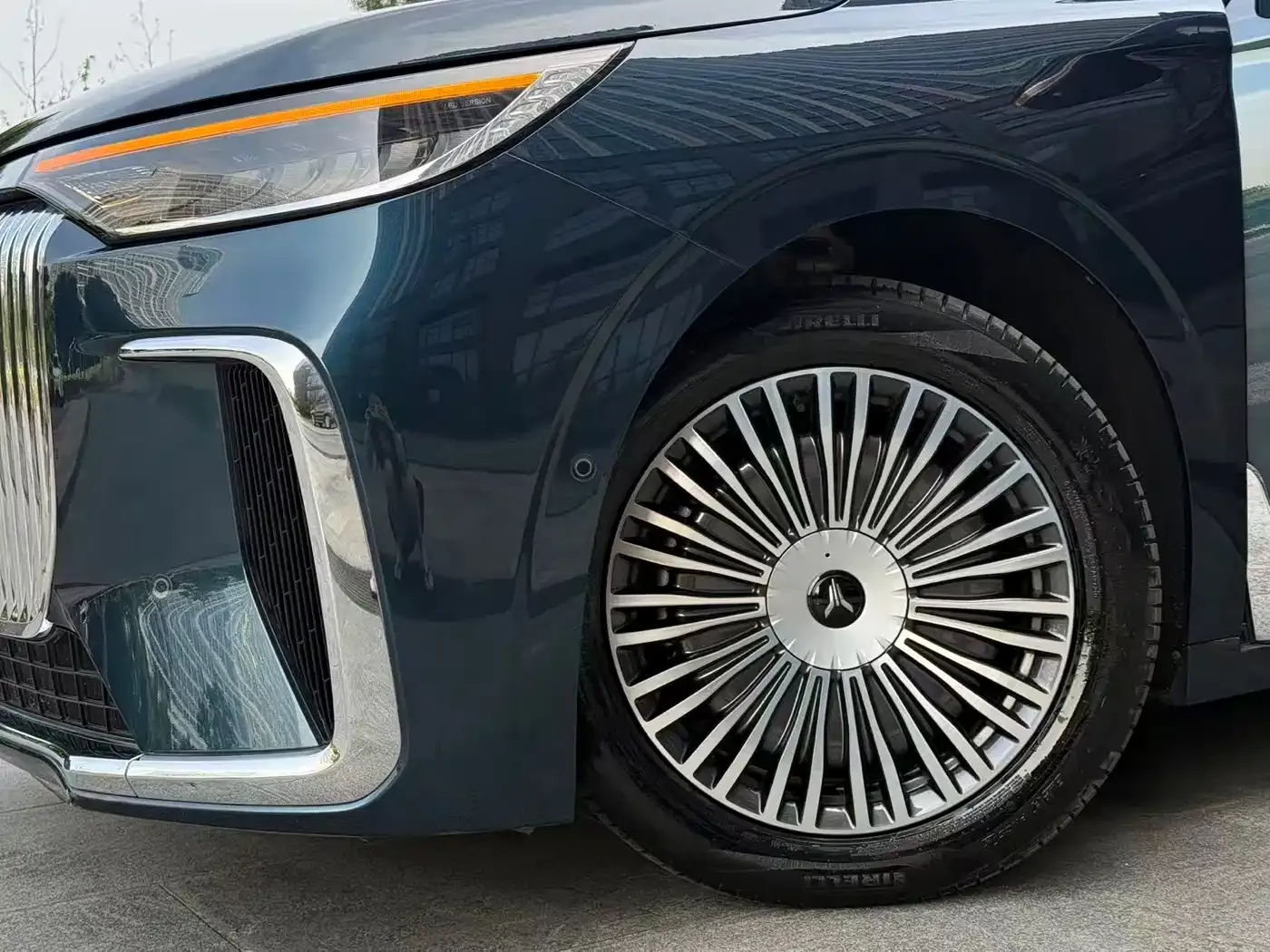 Voyah Auto Voyah Dreamer PHEV AWD Flagship Kunpeng Edition 2024 — фото 6