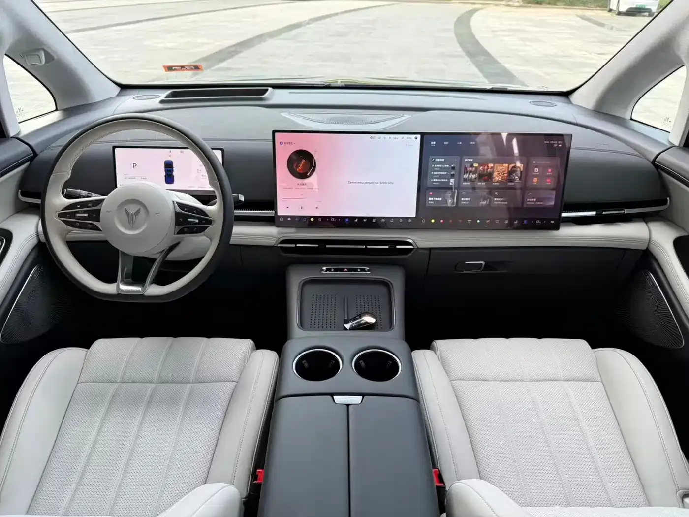 Voyah Auto Voyah Dreamer PHEV AWD Flagship Kunpeng Edition 2024 — фото 13