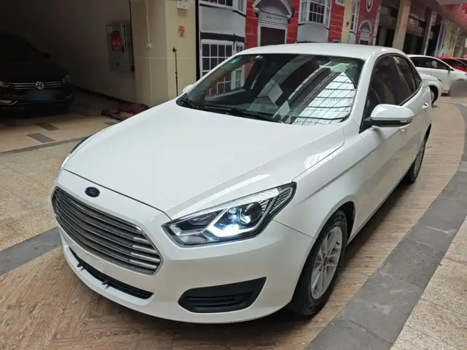 Ford Escort Facelift 1.5L Auto Premium Edition (TPMS) China VI 2020