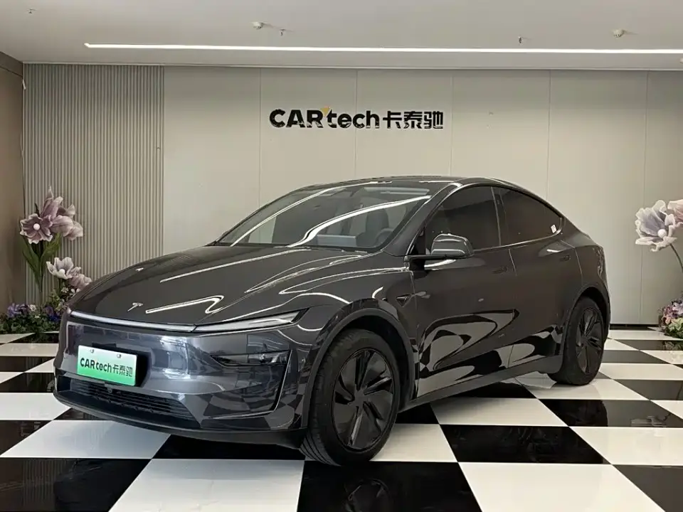 Tesla Model Y Rear-Wheel Drive 2025