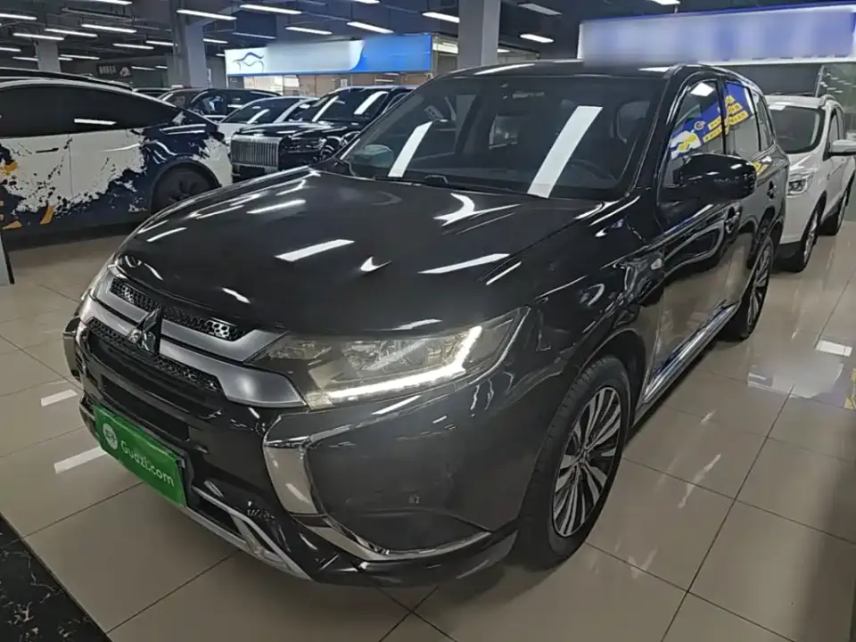Mitsubishi Outlander 2.0L 2WD Smooth Ride Version 5-Seater 2021