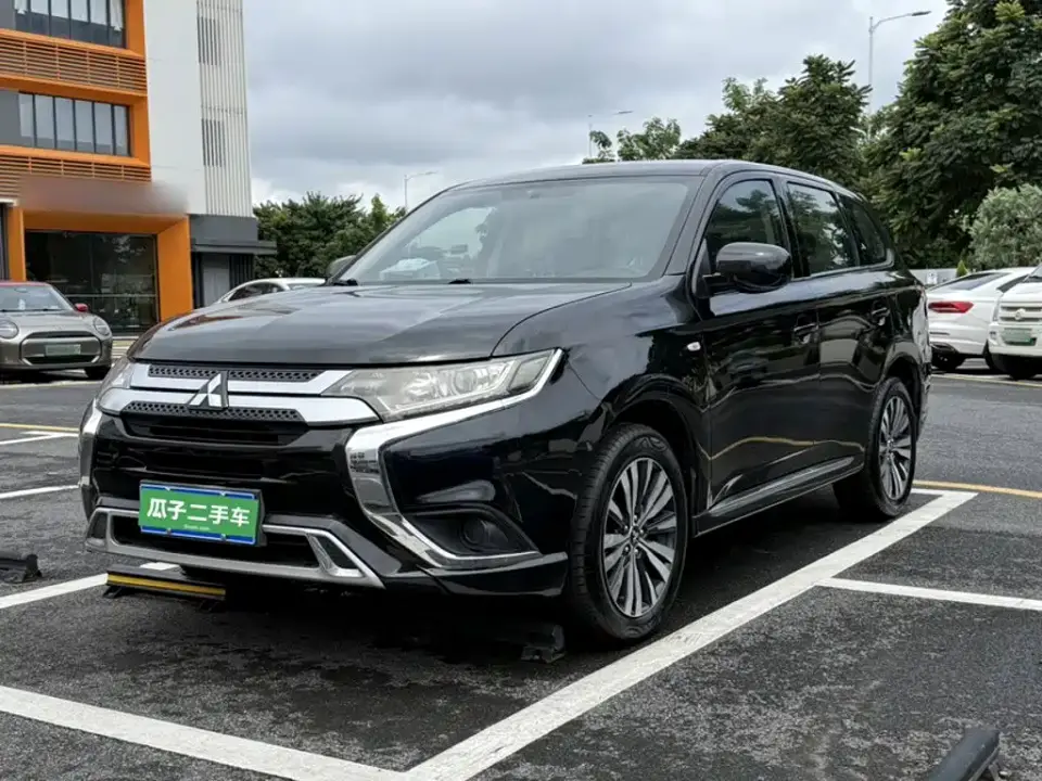 Mitsubishi Outlander 2.0L 2WD Smooth Ride Version 5-Seater 2021
