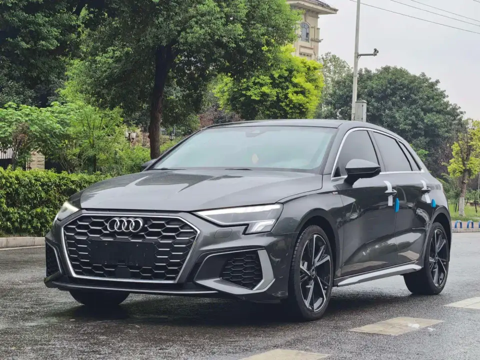 Audi A3 Model Sportback 35 TFSI Fashion Sport 2024