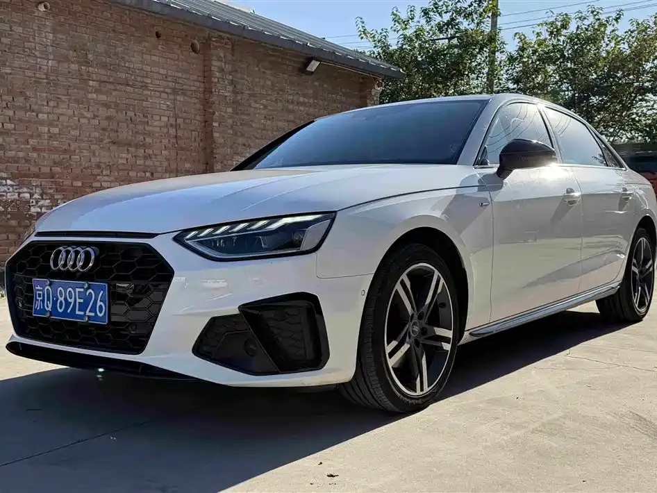 Audi A4L 40 TFSI Luxury Dynamic 2023