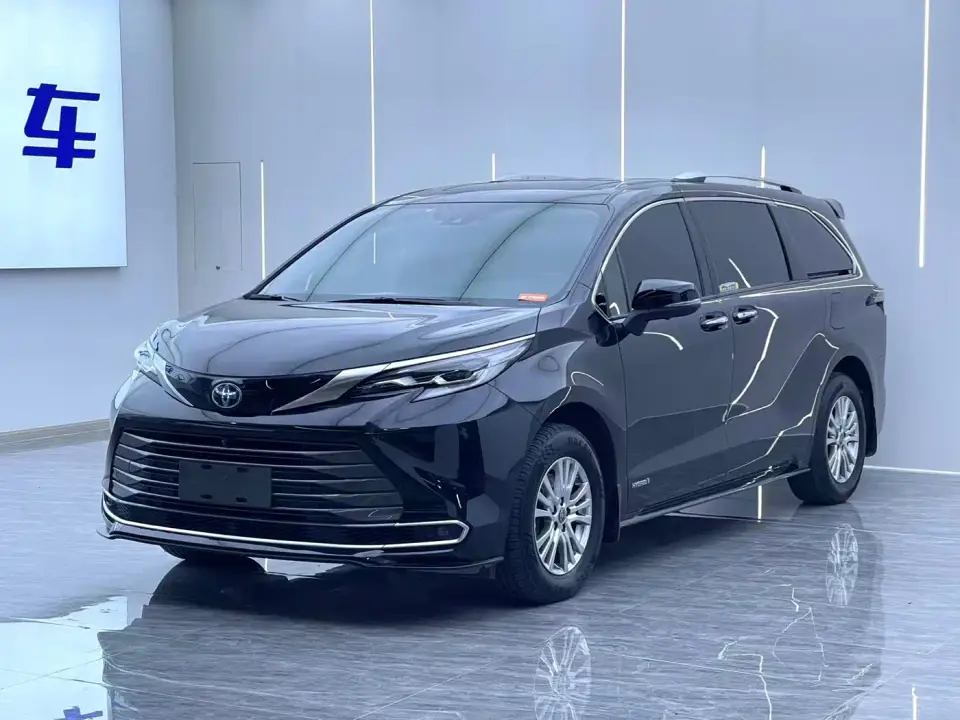 Toyota Sienna 2.5L Hybrid Premium Edition 2022