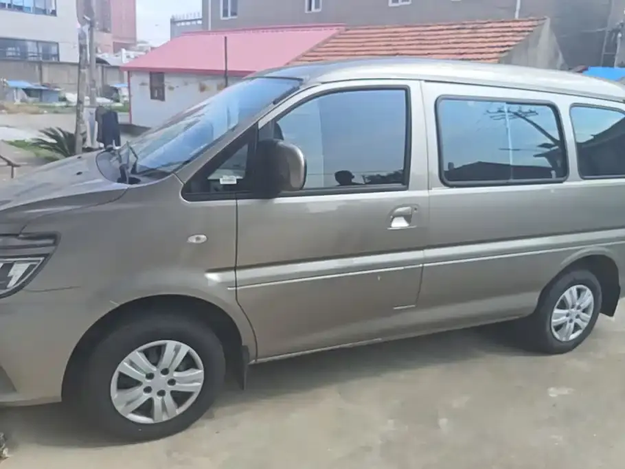 Dongfeng Fengxing Lingzhi M5 1.6L Utility 5-Seater 2025