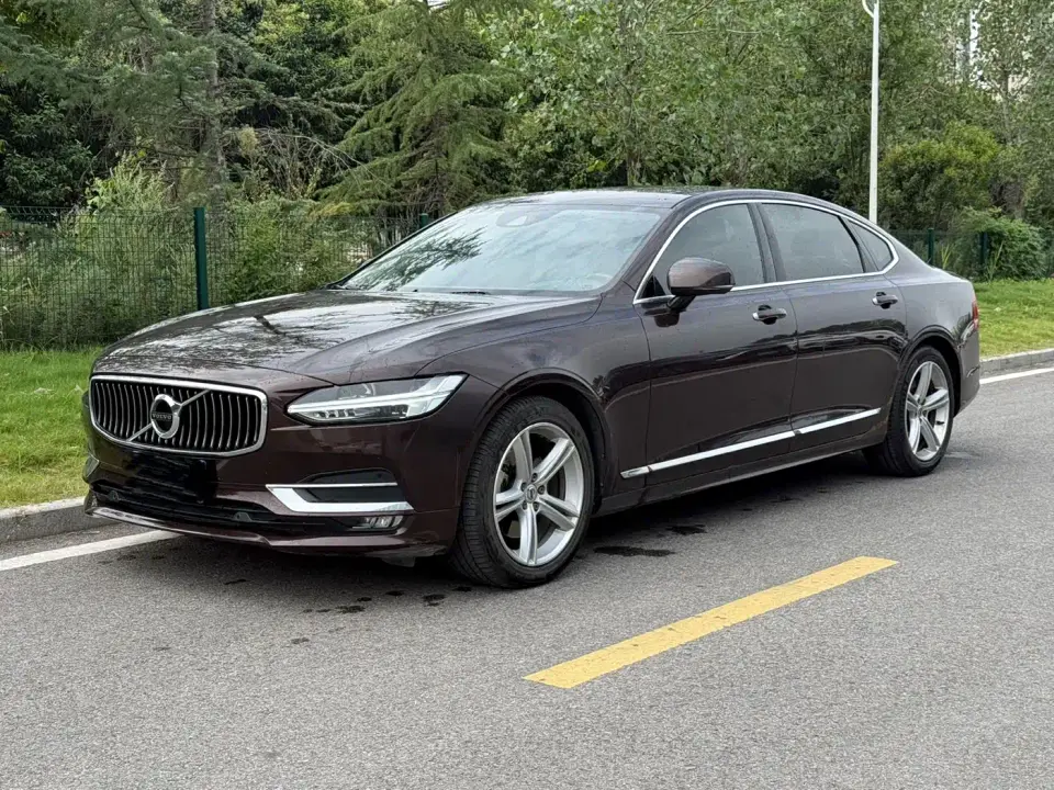 Volvo S90 T5 Momentum 2019