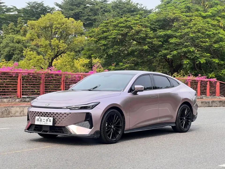 Changan UNI-V 1.5T Deluxe Sport 2024